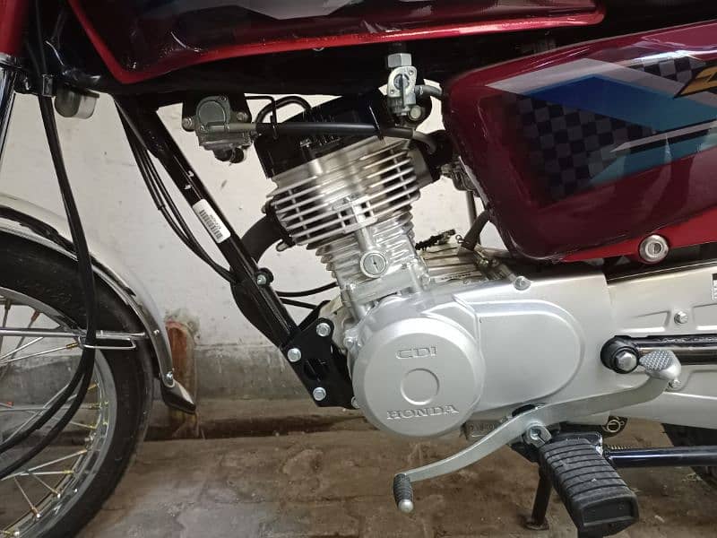 Honda CG 125 2024 model only 3000km for sale. 1