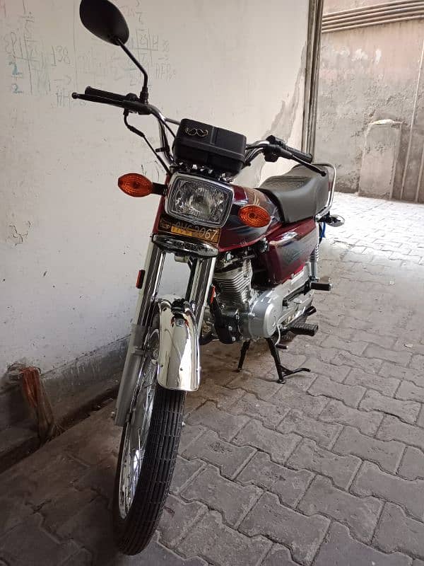 Honda CG 125 2024 model only 3000km for sale. 2