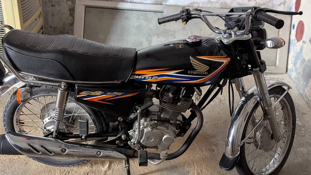 Honda CG 125 2018 ( Total genuine ) 1