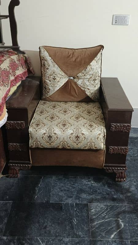 6 Seater Sofa Set for sale. . . 6