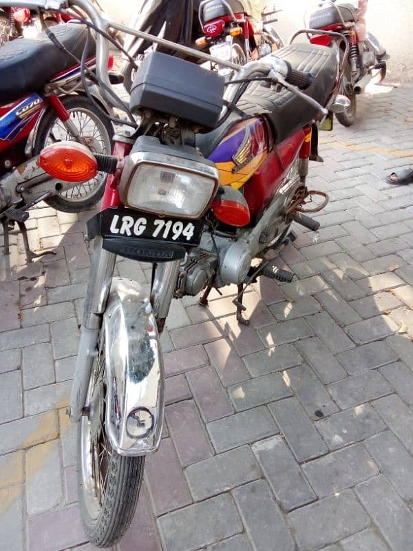 Honda CD70 0