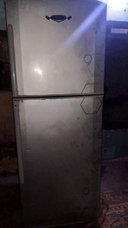 Refrigerator 0