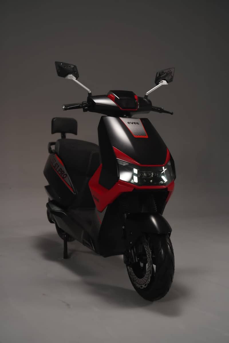 Evee S 1 Pro Electric Scooty 2024 Model Zero Meter 2