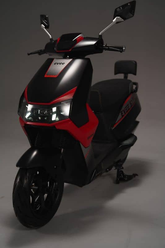 Evee S 1 Pro Electric Scooty 2024 Model Zero Meter 6