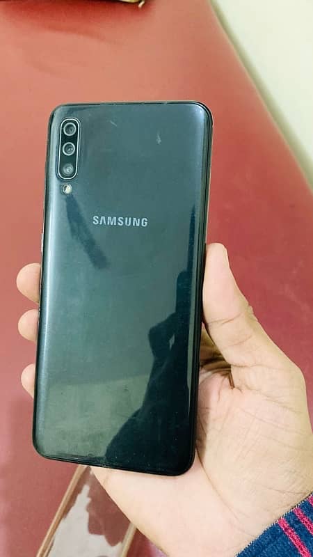 Sumsung Galaxy A70 6 GB ram 128 GB rom 3