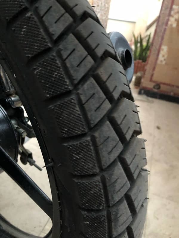 bike tyre panther 100/90 18 for ybr 2