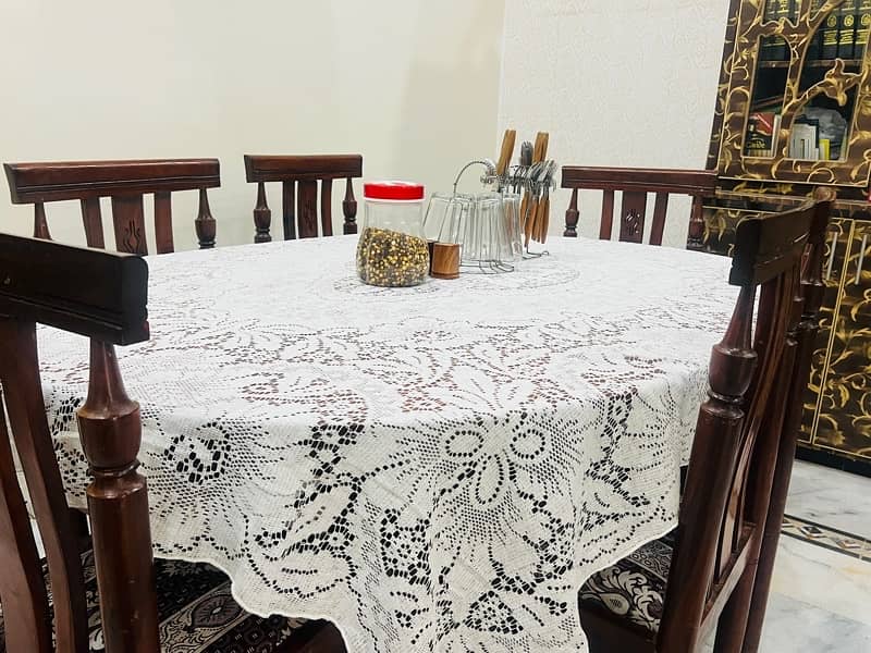 Elegant Dining Table for Sale - Perfect for Your Home! 5