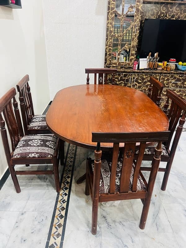 Elegant Dining Table for Sale - Perfect for Your Home! 6