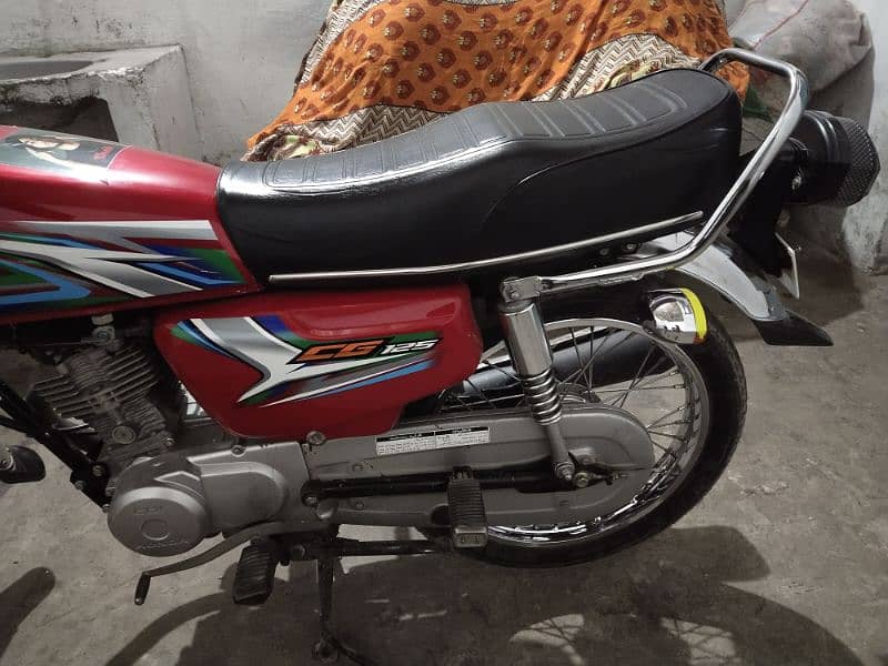 honda 125 neat clean good condition 1