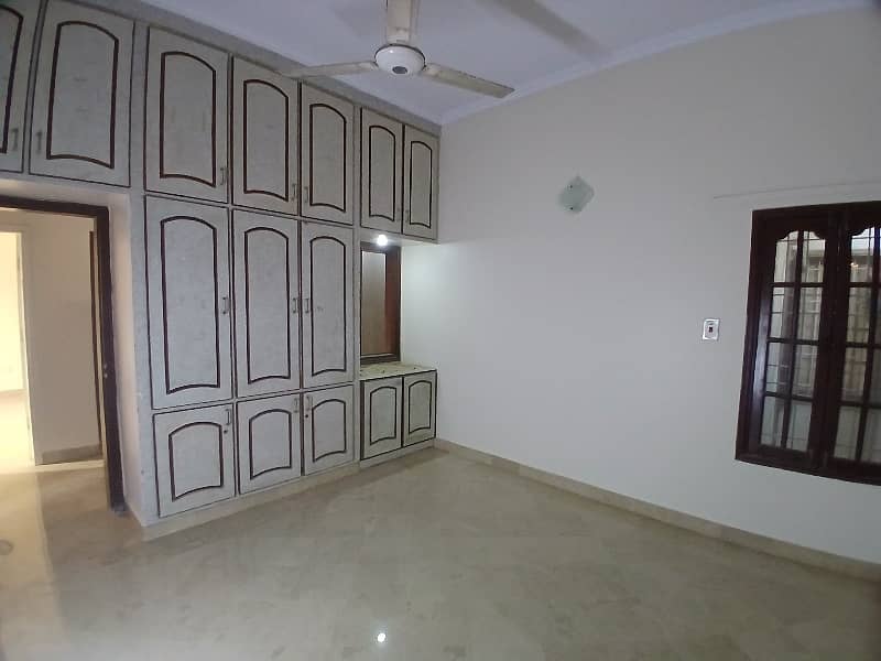 240 SQUARE YARDS WEST OPEN 1ST FLOOR PORTION FOR RENT IN JAUHAR BLOCK 3 3