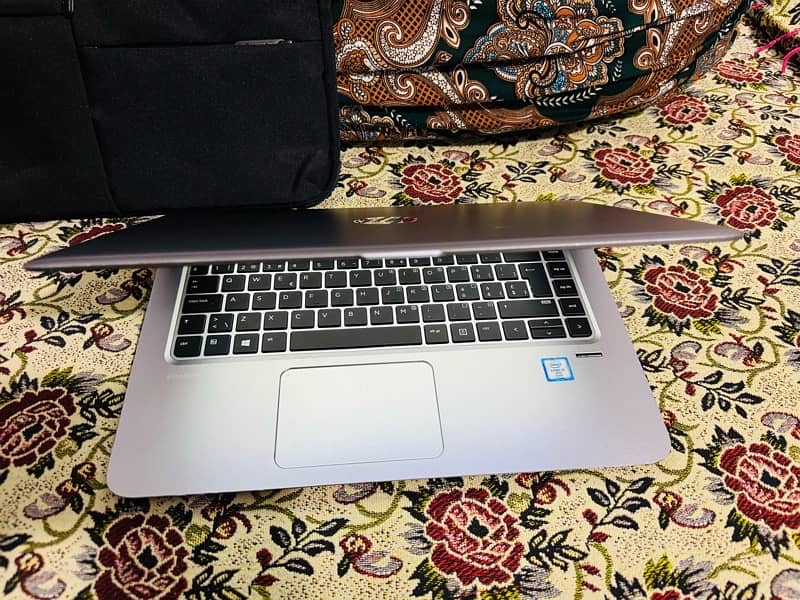 HP EliteBook 1040 G3 With 2K Resolution 8