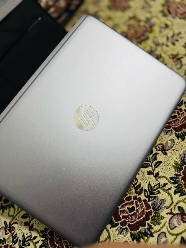 HP EliteBook 1040 G3 With 2K Resolution 9