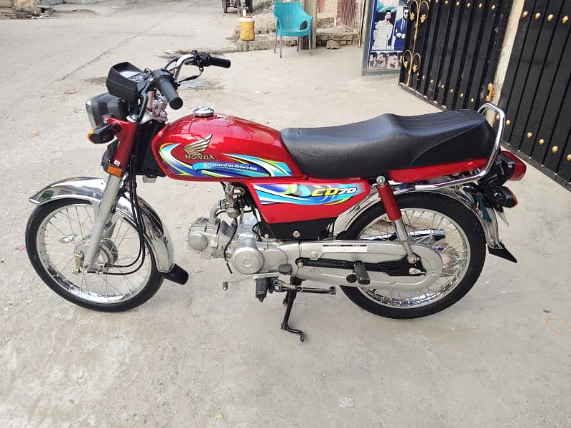 Honda CD 70 2024 7 month Punjab Registered 4000 km driven Brand New 8