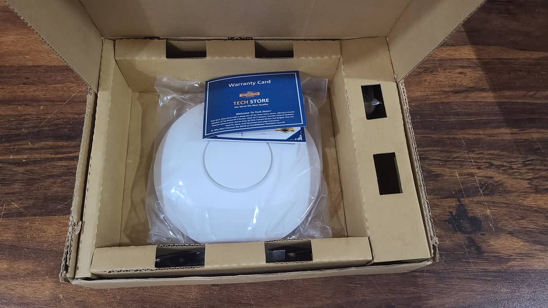 Ubiquiti UniFi UAP-AC-HD Access Point | Branded used (With Box) 2