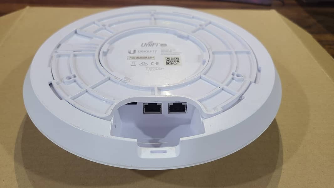 Ubiquiti UniFi UAP-AC-HD Access Point | Branded used (With Box) 4