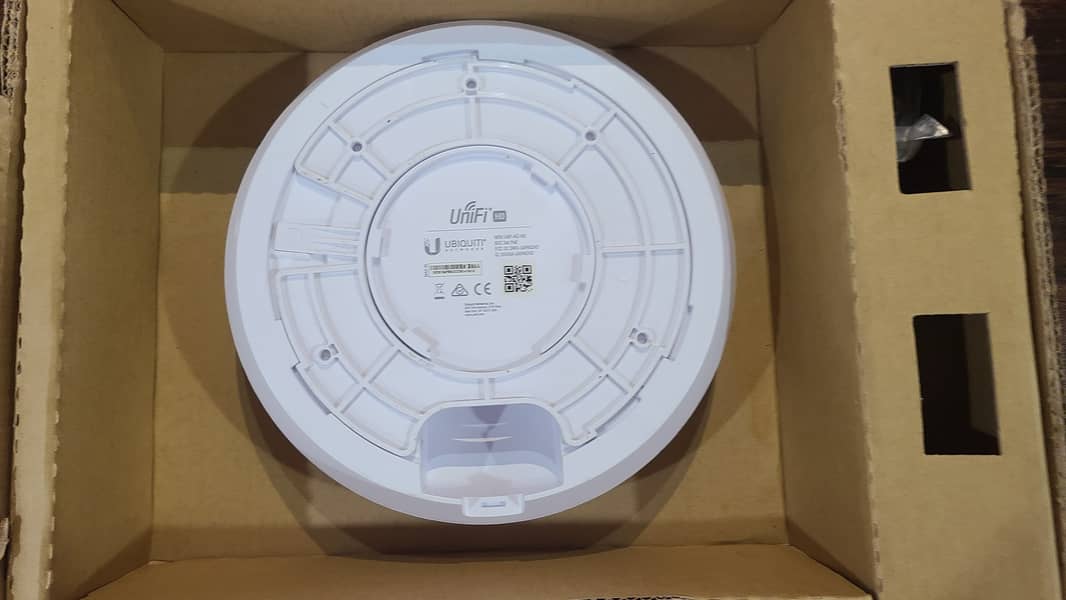 Ubiquiti UniFi UAP-AC-HD Access Point | Branded used (With Box) 7