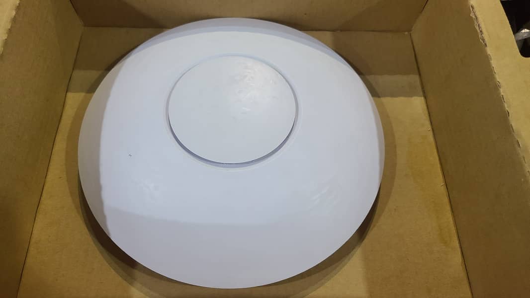 Ubiquiti UniFi UAP-AC-HD Access Point | Branded used (With Box) 14