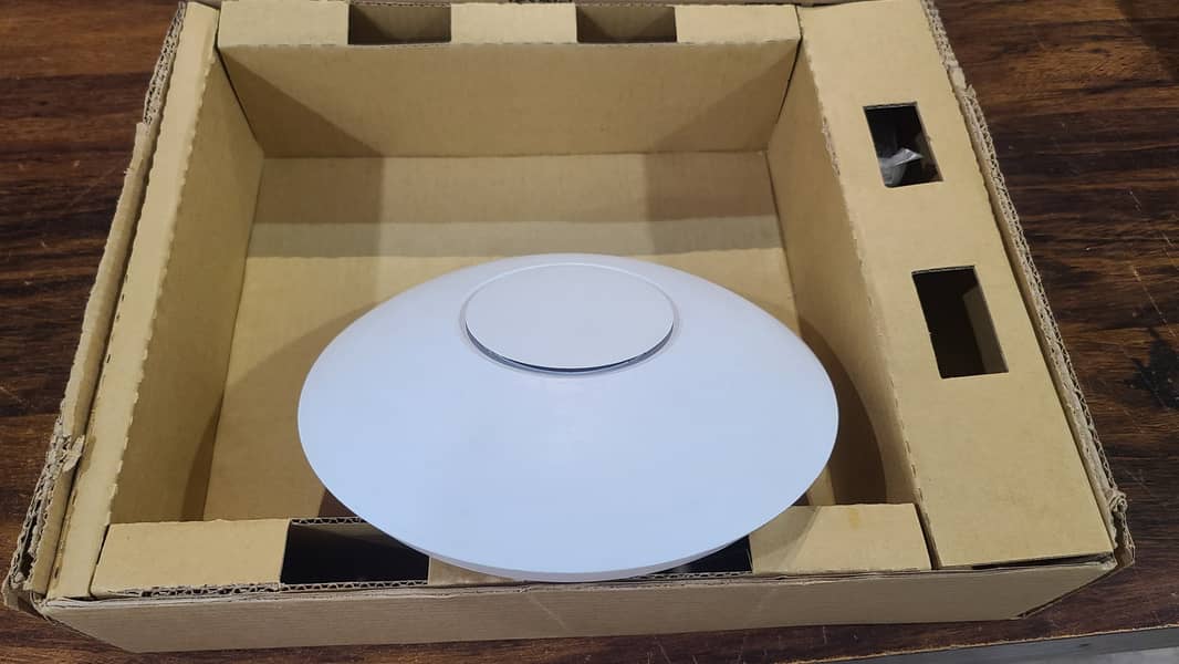 Ubiquiti UniFi UAP-AC-HD Access Point | Branded used (With Box) 17