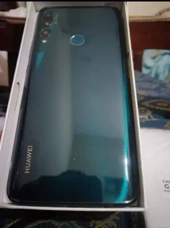 Huawei y9 price. 4/128.    (03284024742) 1