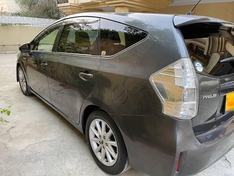 Toyota Prius Alpha 2012 reg 2015 S led touchbutton Ghear 2