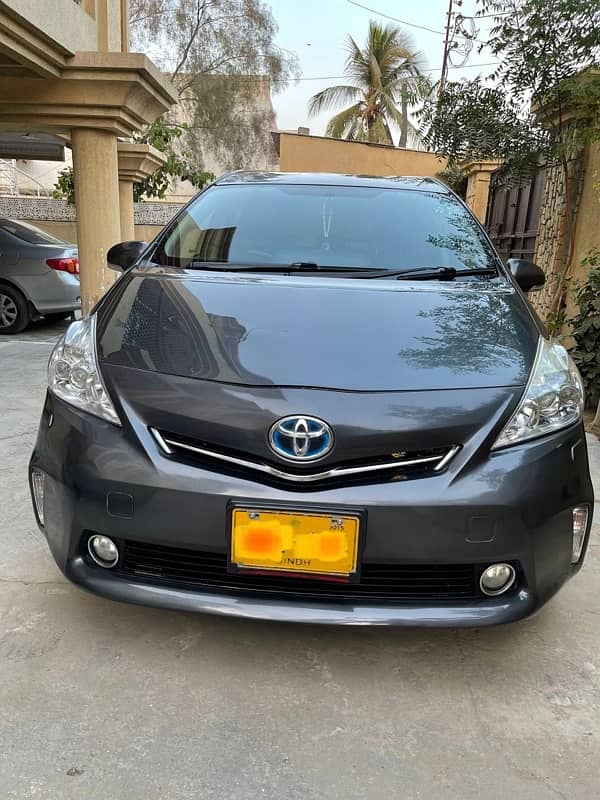 Toyota Prius Alpha 2012 reg 2015 S led touchbutton Ghear 5