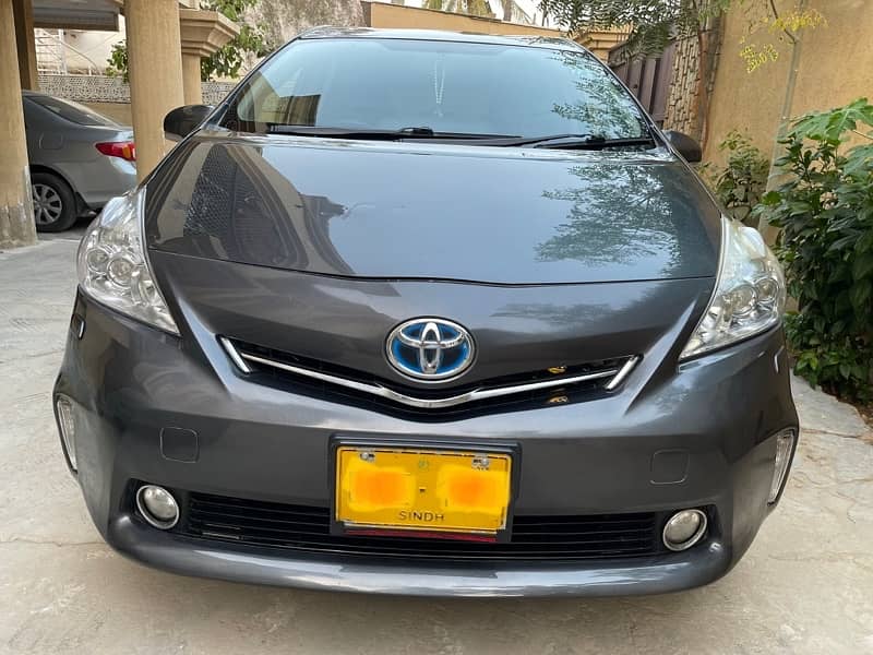 Toyota Prius Alpha 2012 reg 2015 S led touchbutton Ghear 9