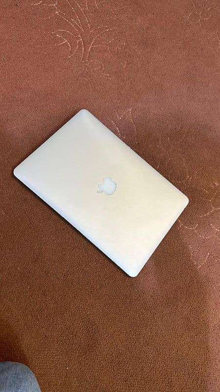 Macbook air 2017 13 inch 10//10 condition 0