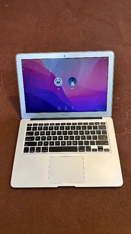 Macbook air 2017 13 inch 10//10 condition 3