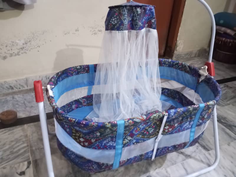 Baby swing for sale in very good condition 1