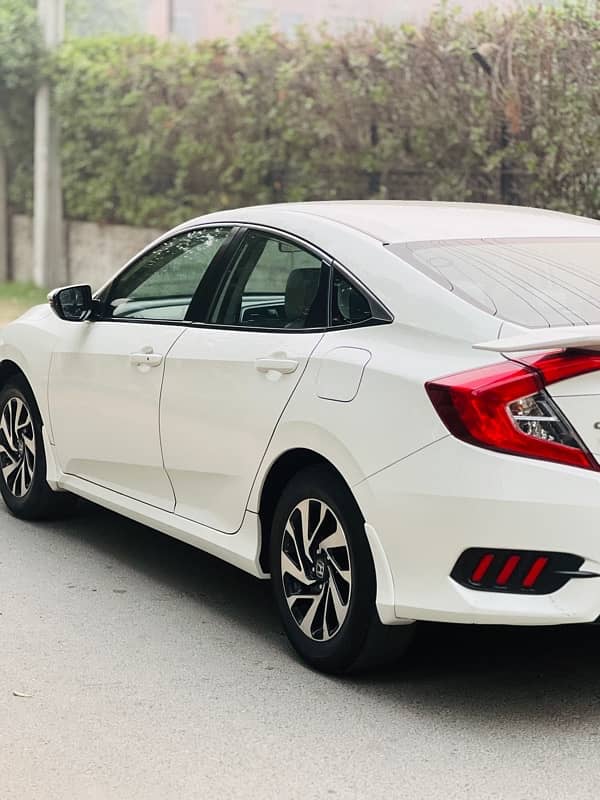 Honda Civic Oriel 2018 5