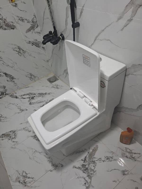 commode ( one piece commode newly installed) 0