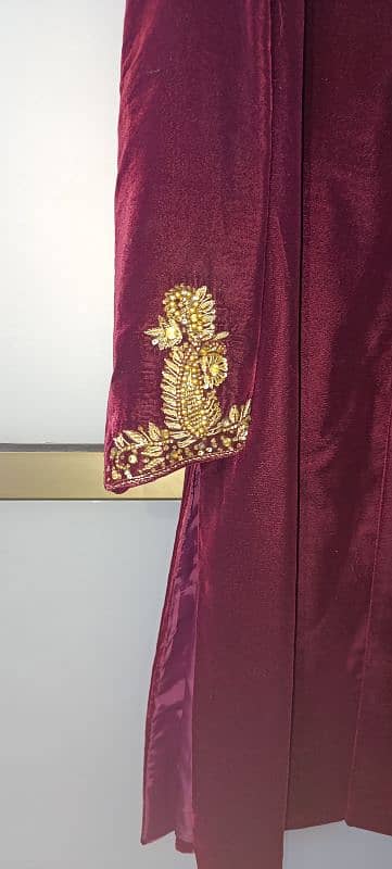 Mahroon Velvet Sherwani and Kullah size large 3