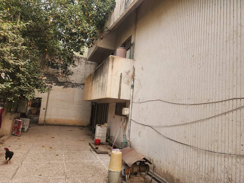 3 Kanal House for Sale in Garden Town Lahore 3