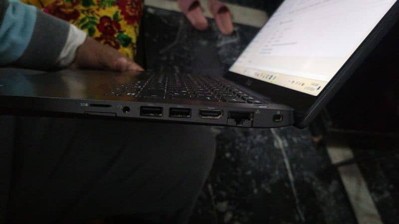 Dell Laptop. 2