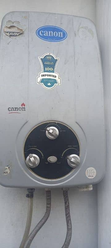 canon instant gas geyser in good condition 1