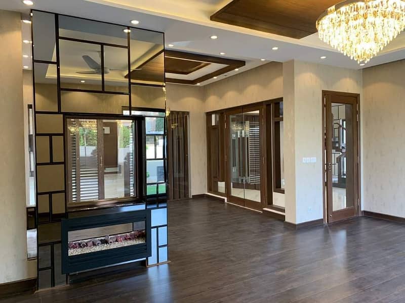 1 Kanal Slightly Used Unique Modern Design House For Sale At Prime Location Near To Park In DHA Phase 5 Lahore 5