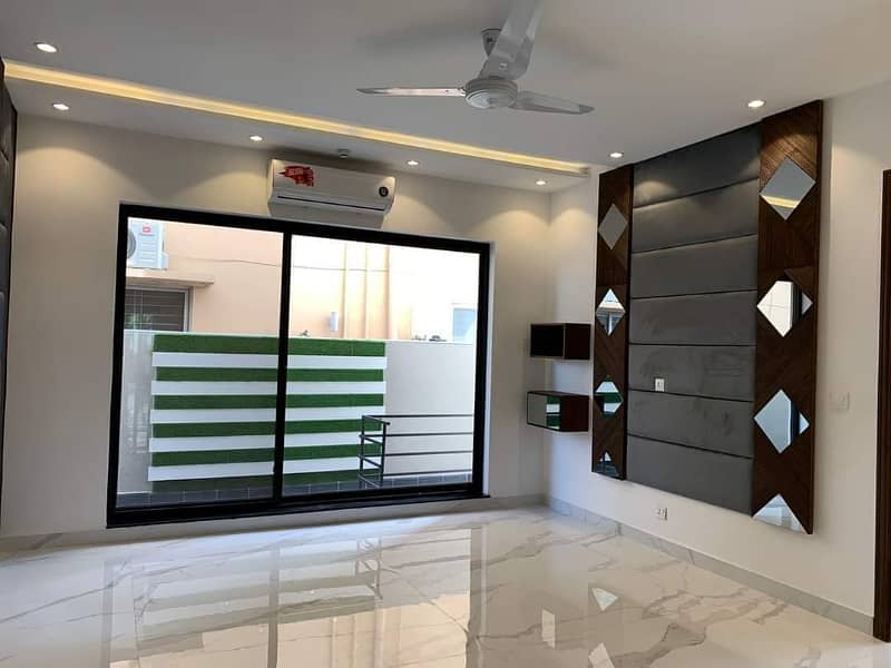 1 Kanal Slightly Used Unique Modern Design House For Sale At Prime Location Near To Park In DHA Phase 5 Lahore 8