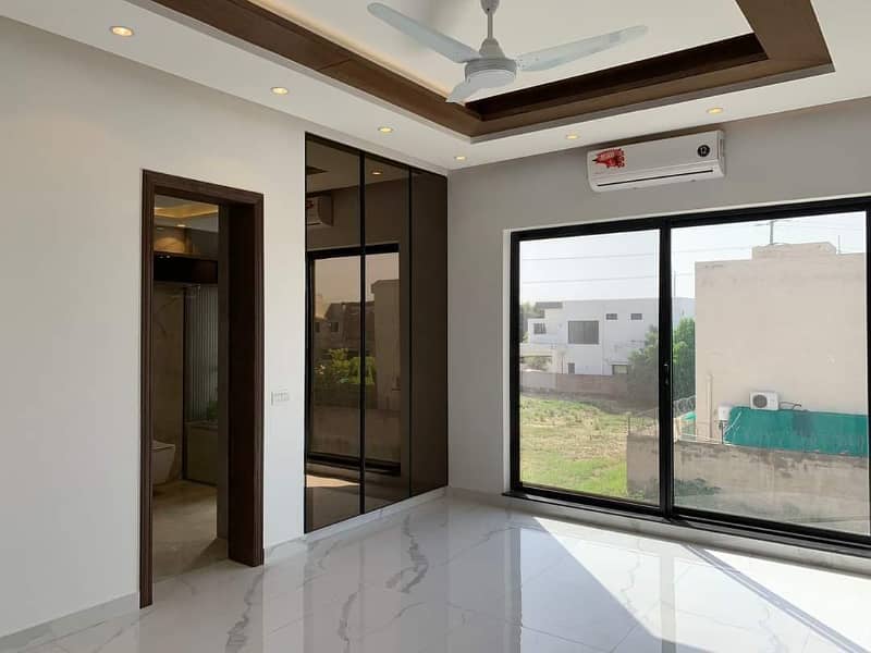 1 Kanal Slightly Used Unique Modern Design House For Sale At Prime Location Near To Park In DHA Phase 5 Lahore 13