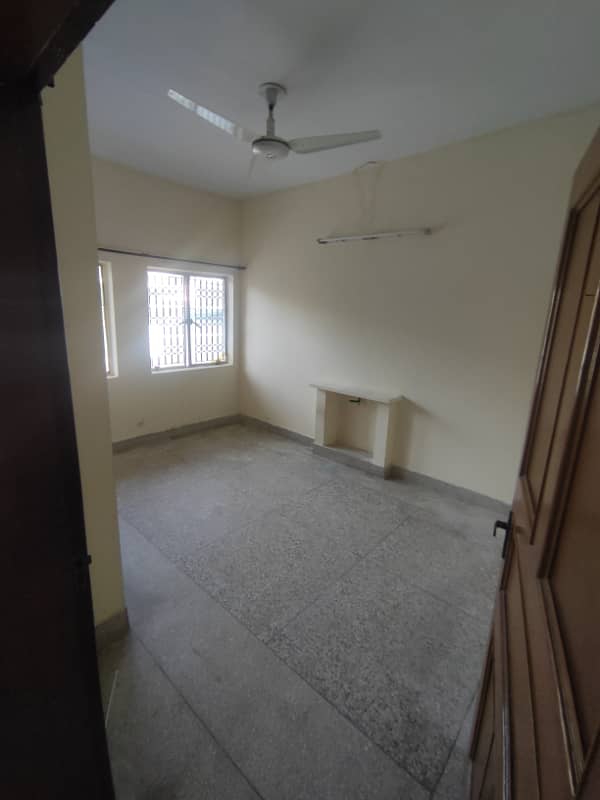 3 Bedrooms First Floor For Rent At G-10 1