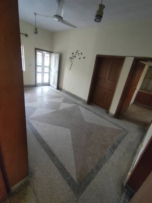 3 Bedrooms First Floor For Rent At G-10 6