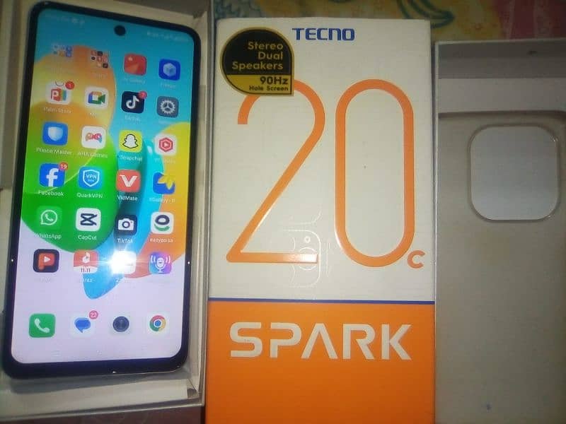 Techno Spark 20c  4+4 • 128 GB 1