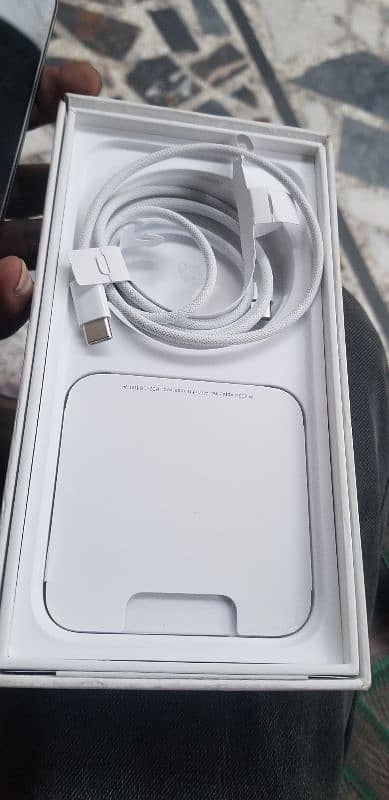 iPhone 15 pro max 256GB NON PTA 4