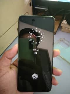 One plus 8t dual sim 256 GB memory koi fault nai ha All okay