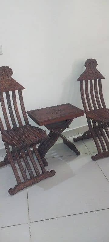 chinoti chairs with table 1