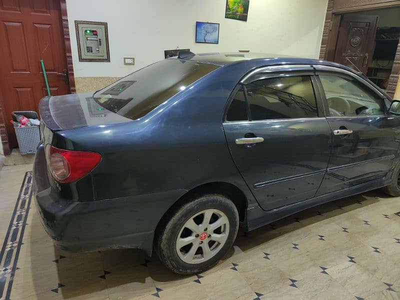 Toyota Corolla Saloon 2005 4