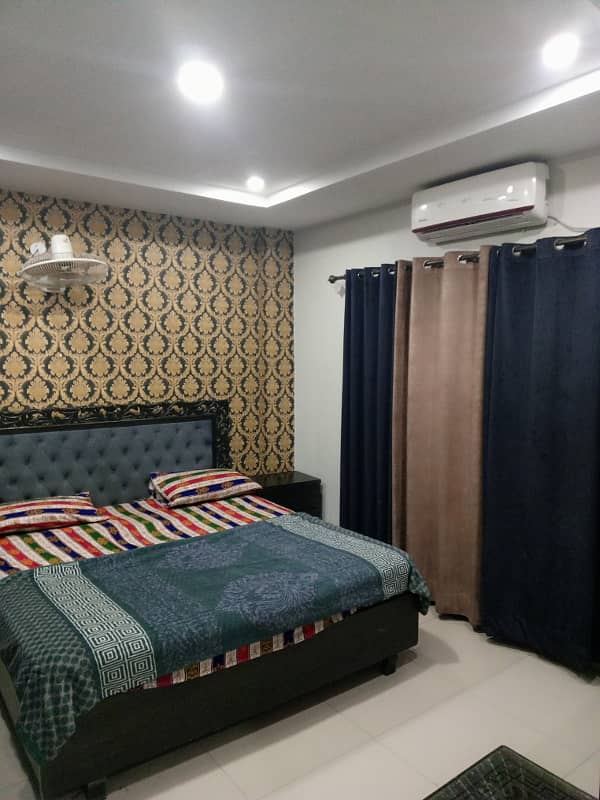 Par day short time one bed appatment for rent bahira town phase 6 any time available 0