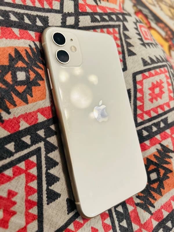 i phone 11 for sale non pta 64 gb only pennal bhr sy change hai 5