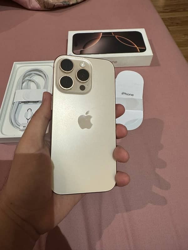 iphone 16 pro 256 GB dessert titanium 3