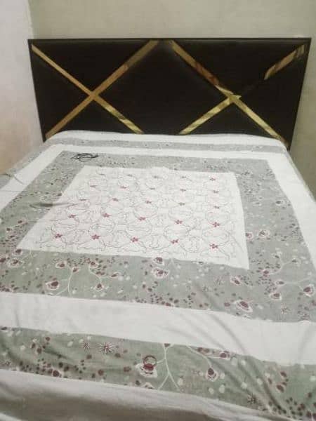 stylish poshesh wooden bed 0