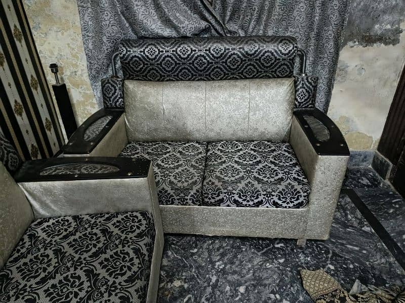 3,2,1 sofa seater set for sale 1